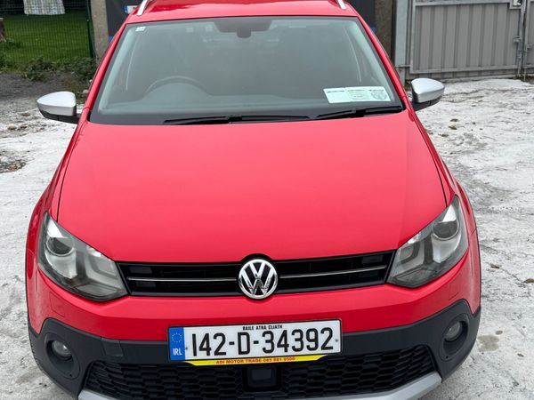 Volkswagen Polo Hatchback, Petrol, 2014, Red