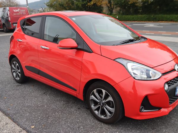 Hyundai i10 Hatchback, Petrol, 2019, Red