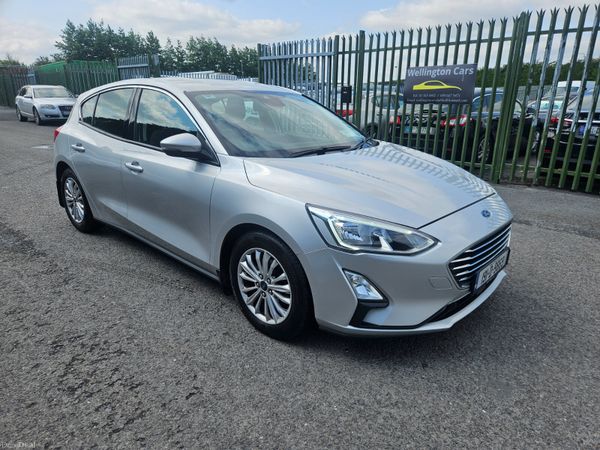 Ford Focus Hatchback, Petrol, 2019, Grey