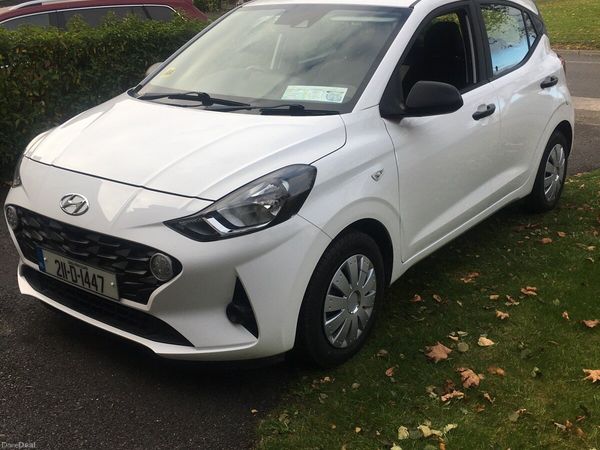 Hyundai i10 Hatchback, Petrol, 2021, White