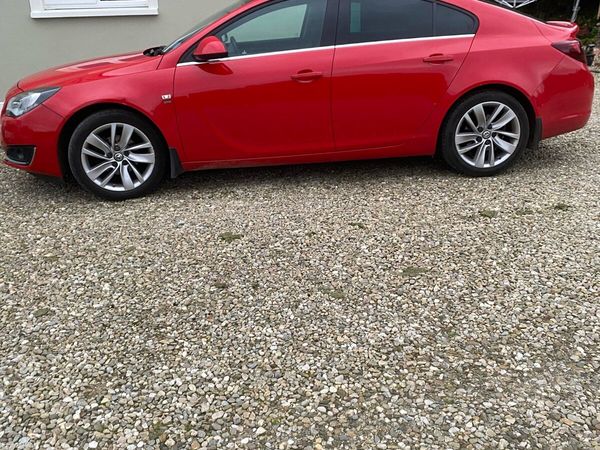 Vauxhall Insignia Hatchback, Petrol, 2017, Red