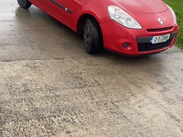 Renault Clio Hatchback, Ethanol Petrol, 2012, Red