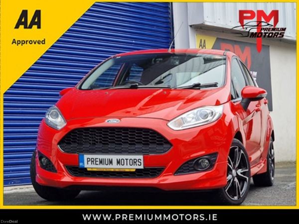 Ford Fiesta Hatchback, Petrol, 2016, Red