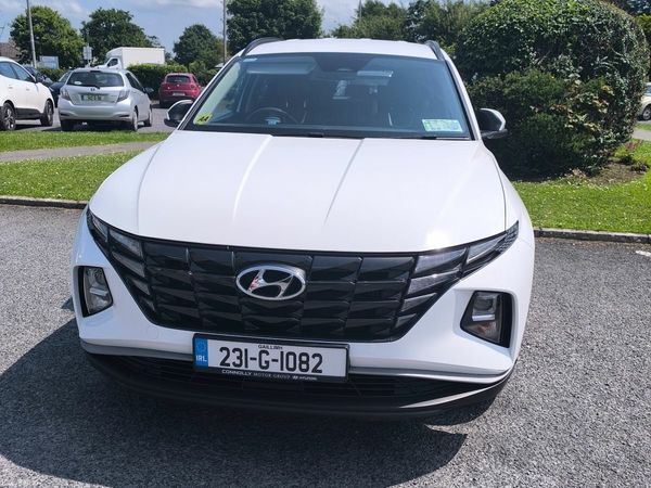 Hyundai Tucson SUV, Petrol Hybrid, 2023, White