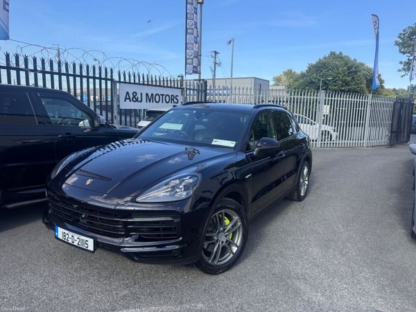 Porsche Cayenne SUV, Petrol Plug-in Hybrid, 2018, Black