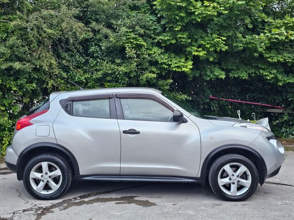 Nissan Juke SUV, Petrol, 2012, Silver