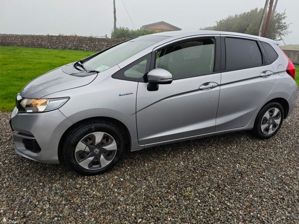 Honda Fit Hatchback, Petrol Hybrid, 2018, Silver