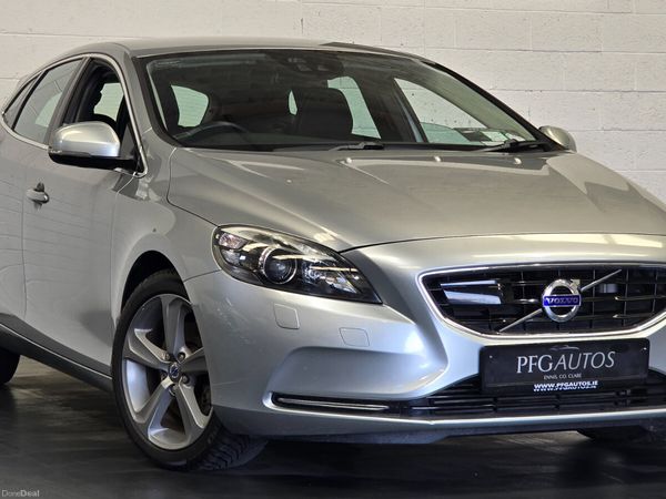 Volvo V40 Hatchback, Petrol, 2014, Silver