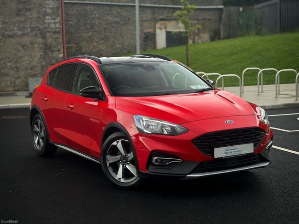 Ford Focus Hatchback, Petrol, 2019, Red