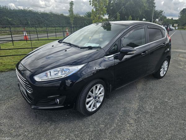 Ford Fiesta Hatchback, Diesel, 2017, Black