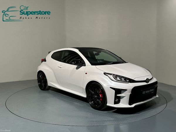 Toyota Yaris Hatchback, Petrol, 2022, White