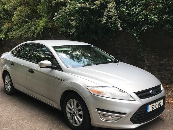 Ford Mondeo Saloon, Diesel, 2013, Silver