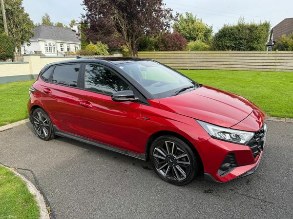 Hyundai i20 Hatchback, Petrol, 2023, Red