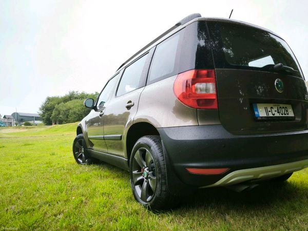 Skoda Yeti SUV, Diesel, 2011, Brown