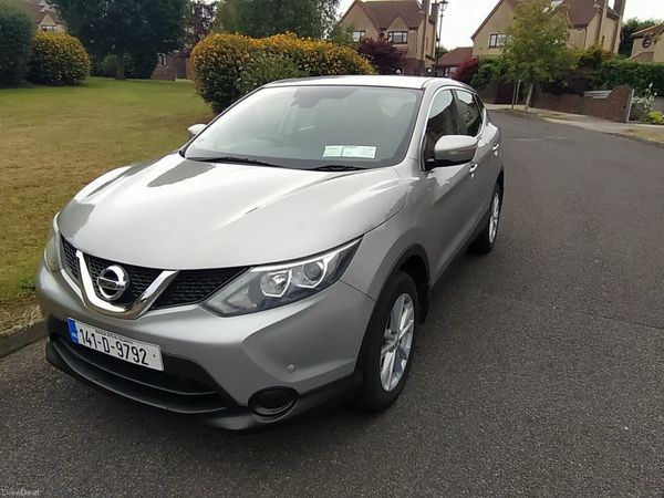 Nissan Qashqai Hatchback, Diesel, 2014, Silver