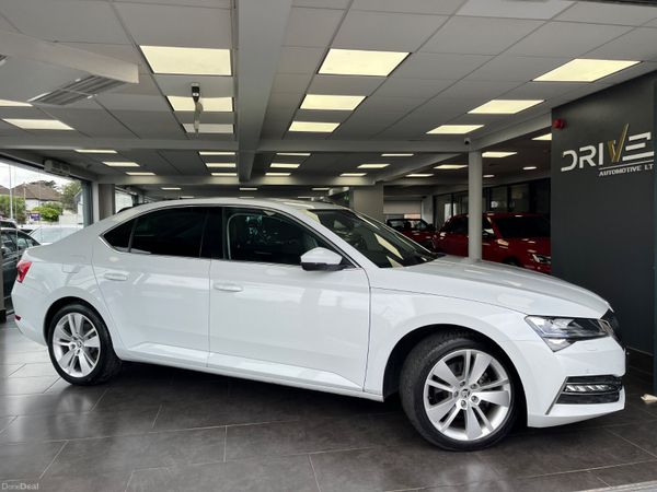 Skoda Superb Hatchback, Petrol Plug-in Hybrid, 2021, White