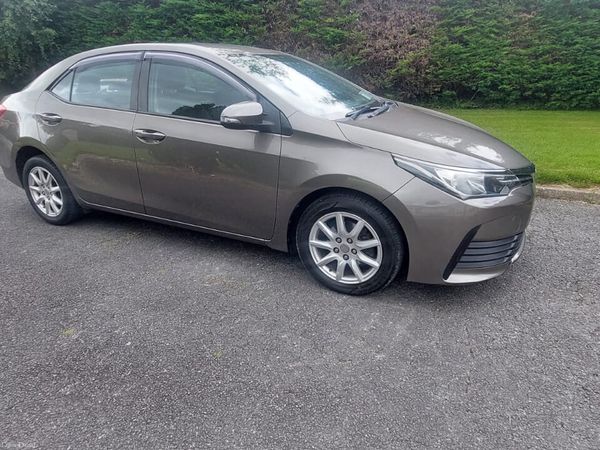 Toyota Corolla Saloon, Diesel, 2017, Grey