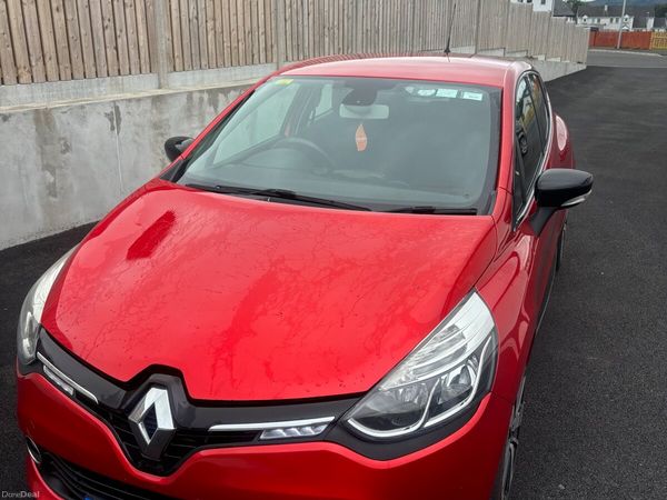Renault Clio Hatchback, Diesel, 2015, Red