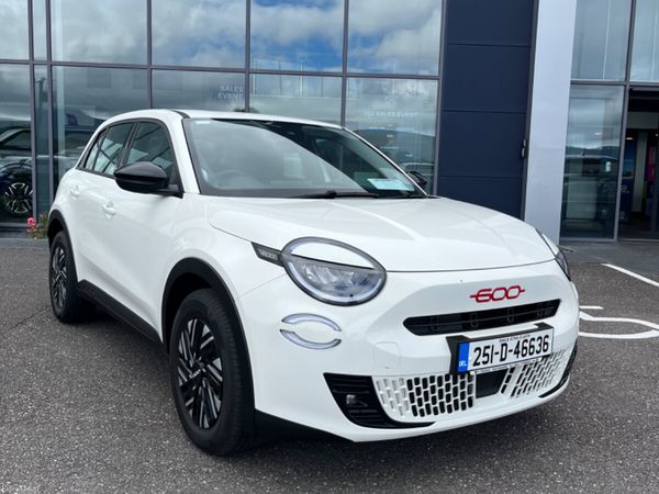 Fiat 600 Hatchback, Electric, 2025, White