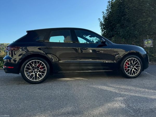 Porsche Macan SUV, Petrol, 2016, Black