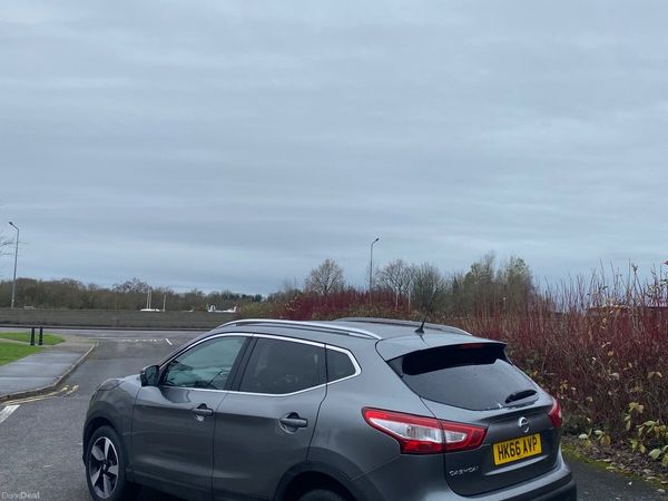 Nissan Qashqai SUV, Diesel, 2016, Grey