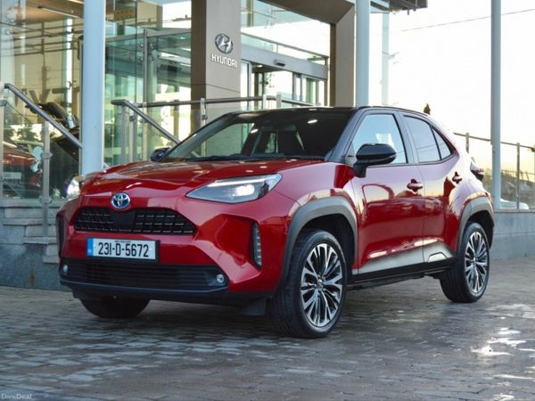 Toyota Yaris Cross Hatchback, Petrol Hybrid, 2023, Red
