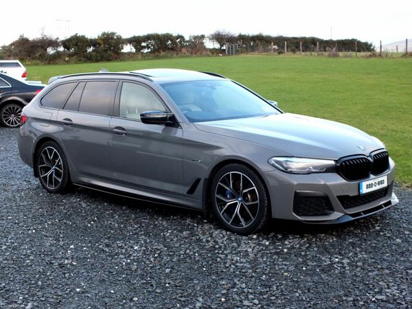 BMW 5-Series Estate/Jeep, Petrol Plug-in Hybrid, 2022, Grey