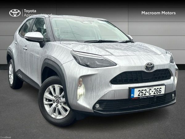 Toyota Yaris Cross SUV, Petrol Hybrid, 2025, Silver