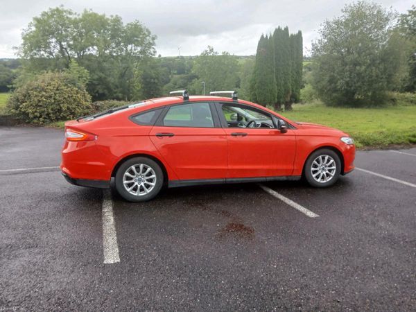 Ford Mondeo Hatchback, Diesel, 2017, Red