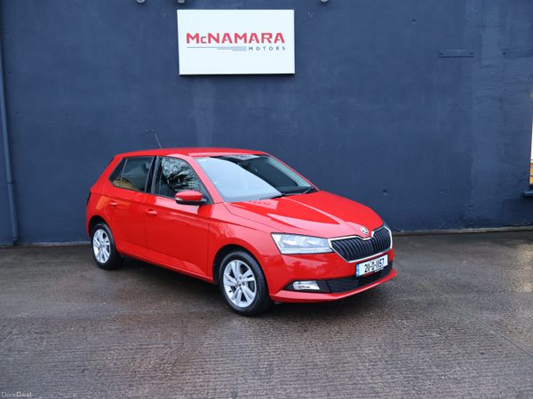 Skoda Fabia Hatchback, Petrol, 2021, Red