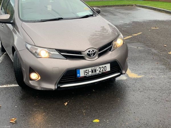 Toyota Auris Hatchback, Diesel, 2015, Bronze