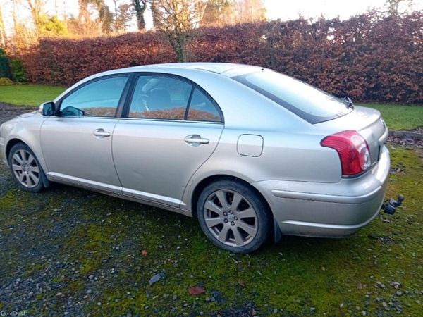 Toyota Avensis Hatchback, Diesel, 2009, Silver