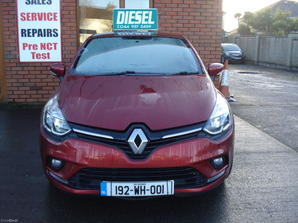 Renault Clio Hatchback, Diesel, 2019, Red