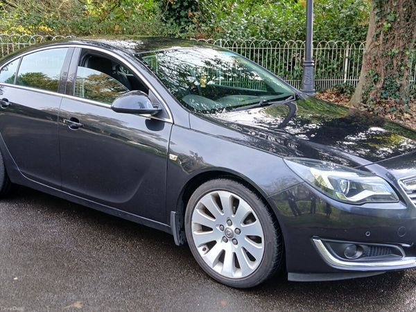 Opel Insignia Hatchback, Diesel, 2015, Black