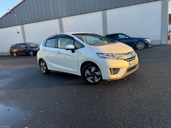 Honda Fit Hatchback, Petrol Hybrid, 2014, White