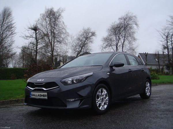Kia Ceed Hatchback, Petrol, 2022, Grey