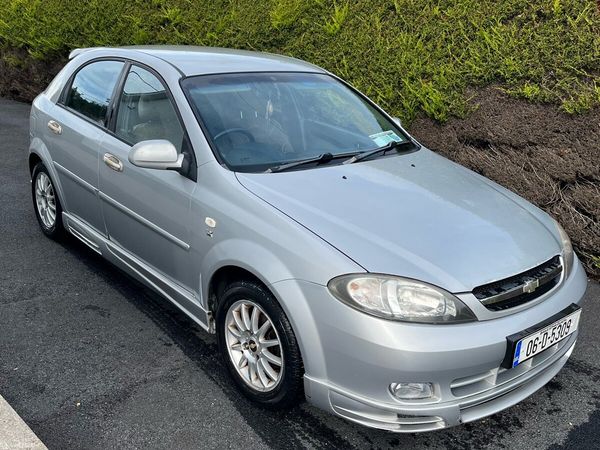 Chevrolet Lacetti Hatchback, Petrol, 2006, Silver