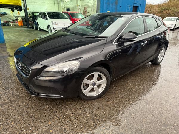 Volvo V40 Hatchback, Petrol, 2014, Black