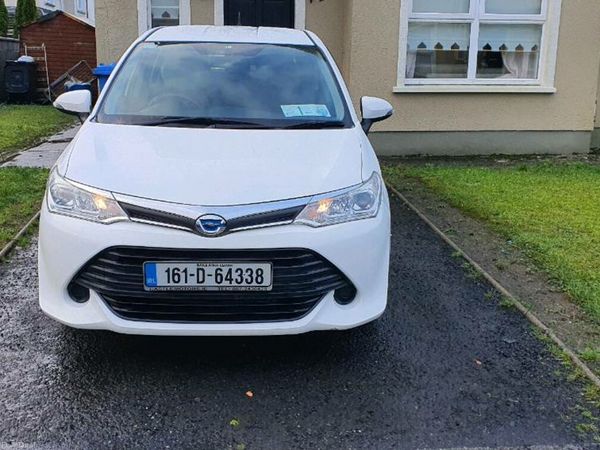 Toyota Corolla Estate, Petrol Hybrid, 2016, White