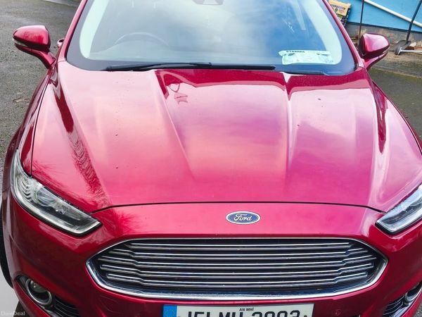 Ford Mondeo Hatchback, Diesel, 2015, Red