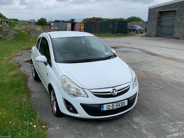 Vauxhall Corsa Hatchback, Diesel, 2012, White