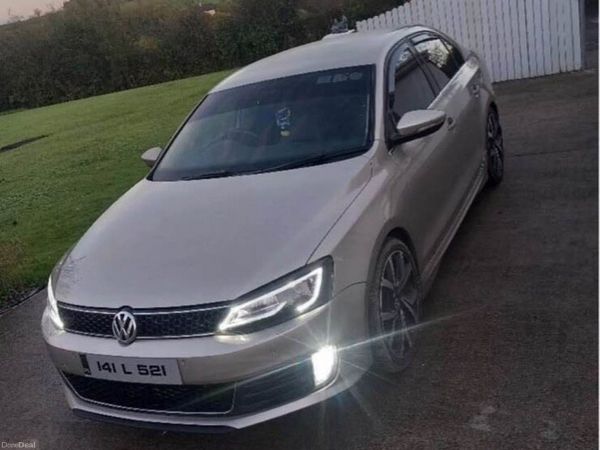 Volkswagen Jetta Saloon, Diesel, 2014, Silver