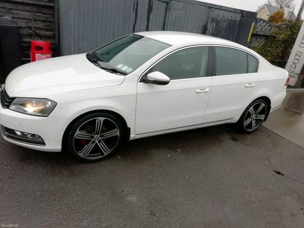 Volkswagen Passat Saloon, Diesel, 2014, White