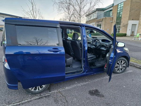 Honda Freed MPV, Petrol Hybrid, 2015, Blue