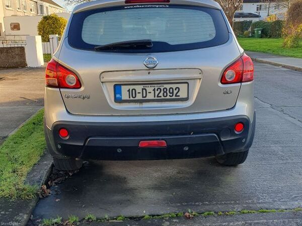 Nissan Qashqai Hatchback, Diesel, 2010, Silver