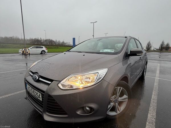 Ford Focus Hatchback, Diesel, 2014, Brown