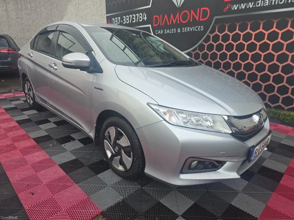 Honda Grace Saloon, Petrol Hybrid, 2015, Silver