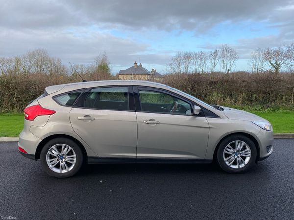 Ford Focus Hatchback, Petrol, 2015, Silver