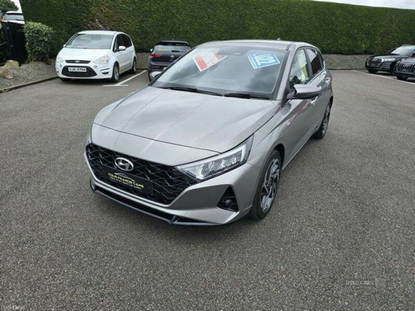 Hyundai i20 Hatchback, Petrol, 2022, Brown