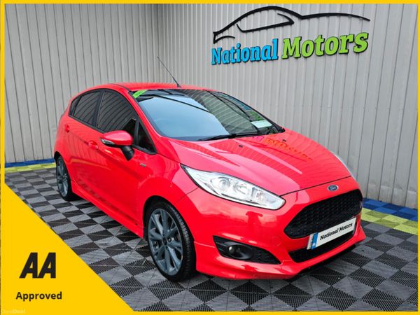 Ford Fiesta Hatchback, Petrol, 2017, Red